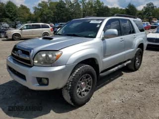 ✅ 2006 Toyota 4Runner SR5 • VIN: JTEBU14R968064099 • Lot: 71267285. Wystawiony na Copart z przebiegiem 248 663 mil. Bezpłatny archiwum sprzedaży aukcyjnych z USA i szczegółowy raport historii pojazdu na DreamBid. Zdjęcie 1.