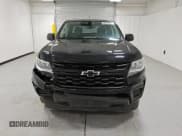 ✅ 2021 Chevrolet Colorado 2WD Work Truck • VIN: 1GCGSBEN0M1298039 • Lot: 71445795. Wystawiony na Copart z przebiegiem 22 663 mil. Bezpłatny archiwum sprzedaży aukcyjnych z USA i szczegółowy raport historii pojazdu na DreamBid. Zdjęcie 5.