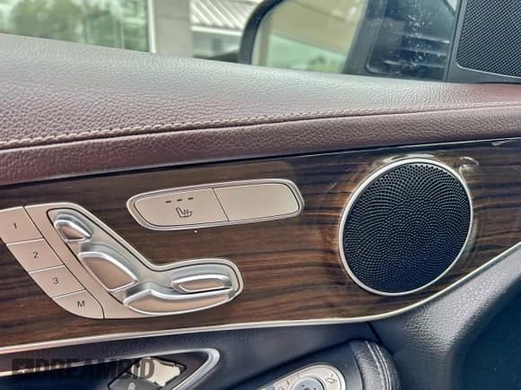 ✅ 2016 Mercedes-Benz GLC 300 • VIN: WDC0G4JBXGF077656 • Lot: 94997525. Listed on Copart with 91,167 mi. Free auction sales archive from the USA and detailed vehicle history report at DreamBid. Image 12.