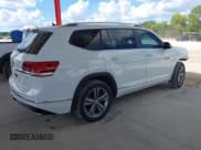 ✅ 2018 Volkswagen Atlas SEL • VIN: 1V2SR2CA7JC561180 • Lot: 43206626. Wystawiony na IAAI z przebiegiem 126 147 mil. Bezpłatny archiwum sprzedaży aukcyjnych z USA i szczegółowy raport historii pojazdu na DreamBid. Zdjęcie 4.