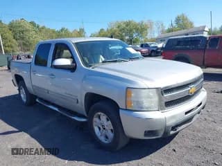 ✅ 2010 Chevrolet Silverado 1500 LTZ • VIN: 3GCRKTE37AG197882 • Lot: 43337629. Wystawiony na IAAI z przebiegiem 270 585 mil. Bezpłatny archiwum sprzedaży aukcyjnych z USA i szczegółowy raport historii pojazdu na DreamBid. Zdjęcie 1.