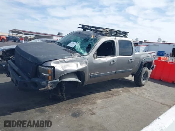 ✅ 2008 Chevrolet Silverado 2500HD LTZ • VIN: 1GCHK236X8F107042 • Лот: 41676842. Опубликован ранее на IAAI с пробегом 329 026 миль. Бесплатный доступ к архиву аукционных продаж из США и подробный отчёт об истории автомобиля на DreamBid. Изображение 13.