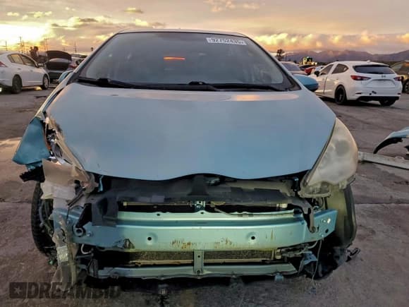 ✅ 2012 Toyota Prius Three • VIN: JTDKDTB38C1011963 • Лот: 92752435. Опубликован ранее на Copart с пробегом 154 386 миль. Бесплатный доступ к архиву аукционных продаж из США и подробный отчёт об истории автомобиля на DreamBid. Изображение 5.