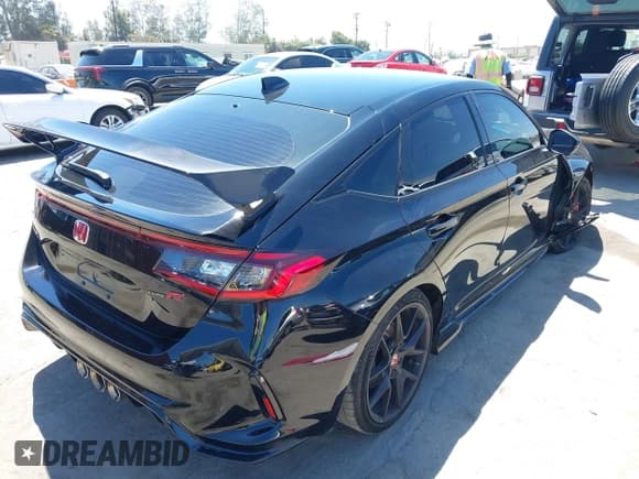 ✅ 2025 Honda Civic Type R • VIN: JHMFL5G49SX001468 • Lot: 42688665. Listed on IAAI with 3,869 mi. Free auction sales archive from the USA and detailed vehicle history report at DreamBid. Image 4.