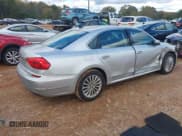 ✅ 2016 Volkswagen Passat SE • VIN: 1VWBT7A3XGC006346 • Lot: 43568441. Wystawiony na IAAI z przebiegiem 122 575 mil. Bezpłatny archiwum sprzedaży aukcyjnych z USA i szczegółowy raport historii pojazdu na DreamBid. Zdjęcie 4.