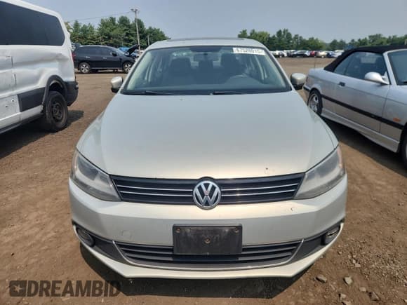 ✅ 2011 Volkswagen Jetta SEL • VIN: 3VWLZ7AJ1BM394320 • Lot: 67528015. Listed on Copart with 225,314 mi. Free auction sales archive from the USA and detailed vehicle history report at DreamBid. Image 5.