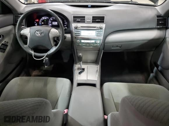 ✅ 2007 Toyota Camry • VIN: JTNBB46K773027932 • Lot: 91254705. Wystawiony na Copart z przebiegiem 194 212 mil. Bezpłatny archiwum sprzedaży aukcyjnych z USA i szczegółowy raport historii pojazdu na DreamBid. Zdjęcie 8.