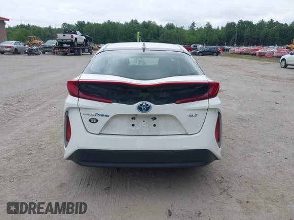 ✅ 2021 Toyota Prius LE • VIN: JTDKAMFP1M3165108 • Lot: 42484983. Listed on IAAI with 67,829 mi. Free auction sales archive from the USA and detailed vehicle history report at DreamBid. Image 17.