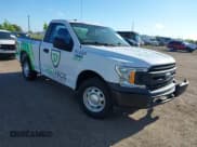 ✅ 2018 Ford F-150 XL • VIN: 1FTMF1CB3JKE97392 • Lot: 43264387. Wystawiony na IAAI z przebiegiem 163 656 mil. Bezpłatny archiwum sprzedaży aukcyjnych z USA i szczegółowy raport historii pojazdu na DreamBid. Zdjęcie 1.