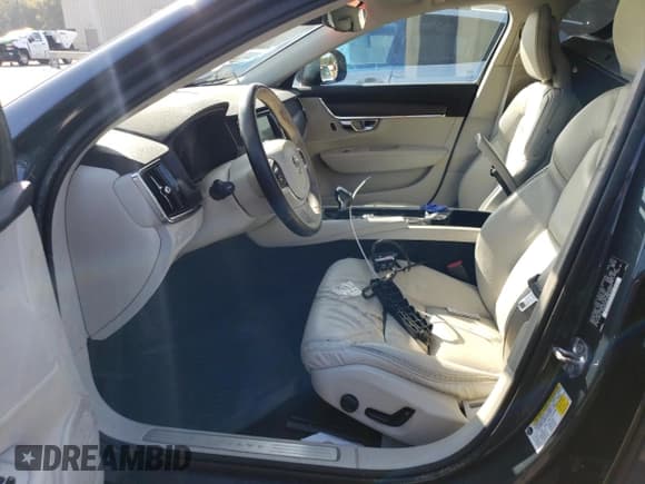 ✅ 2018 Volvo V90 • VIN: YV4A22NL0J1030024 • Лот: 69565273. Опубликован ранее на Copart с пробегом Не указан. Бесплатный доступ к архиву аукционных продаж из США и подробный отчёт об истории автомобиля на DreamBid. Изображение 7.