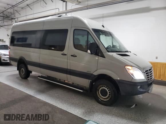 ✅ 2012 Freightliner Sprinter • VIN: WCDPE8CC4C5710422 • Лот: 80760415. Опубликован ранее на Copart с пробегом 102 944 миль. Бесплатный доступ к архиву аукционных продаж из США и подробный отчёт об истории автомобиля на DreamBid. Изображение 4.