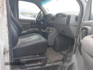 ✅ 1998 GMC Savana • VIN: 1GTHG35R2W1034452 • Lot: 43616910. Wystawiony na IAAI z przebiegiem Nie podano. Bezpłatny archiwum sprzedaży aukcyjnych z USA i szczegółowy raport historii pojazdu na DreamBid. Zdjęcie 5.