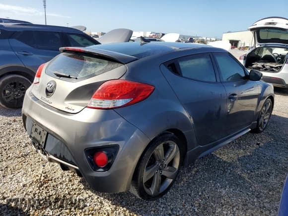✅ 2013 Hyundai Veloster Turbo • VIN: KMHTC6AE2DU095611 • Lot: 80224074. Wystawiony na Copart z przebiegiem Nie podano. Bezpłatny archiwum sprzedaży aukcyjnych z USA i szczegółowy raport historii pojazdu na DreamBid. Zdjęcie 3.