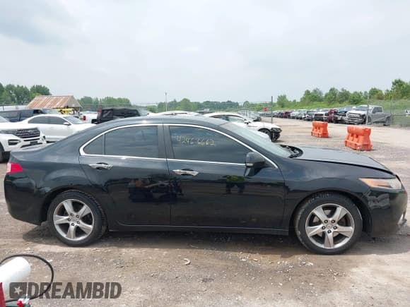 ✅ 2013 Acura TSX • VIN: JH4CU2F45DC009738 • Lot: 42466662. Wystawiony na IAAI z przebiegiem 110 977 mil. Bezpłatny archiwum sprzedaży aukcyjnych z USA i szczegółowy raport historii pojazdu na DreamBid. Zdjęcie 13.