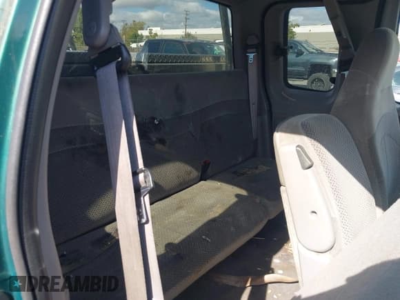 ✅ 2000 Ford F-150 XL • VIN: 1FTZX172XYKA65907 • Lot: 43385448. Listed on IAAI with Not provided. Free auction sales archive from the USA and detailed vehicle history report at DreamBid. Image 8.