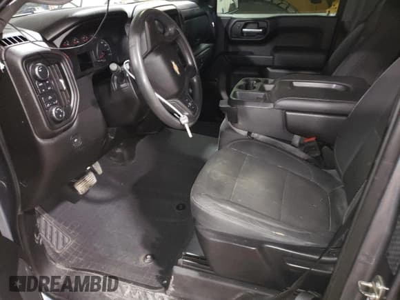 ✅ 2019 Chevrolet Silverado 1500 Custom • VIN: 1GCRYBEH4KZ308328 • Lot: 62193385. Wystawiony na Copart z przebiegiem 98 537 mil. Bezpłatny archiwum sprzedaży aukcyjnych z USA i szczegółowy raport historii pojazdu na DreamBid. Zdjęcie 7.