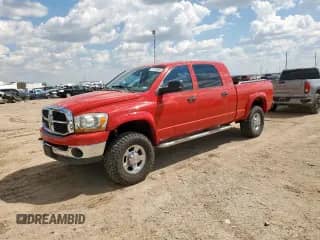 2006 Dodge 3500 Laramie z VIN 3D7LX39C86G158023, wystawiony jako Copart lot #71416985 z przebiegiem 217 334 mil mil oraz Czysty tytuł • Clean title. Historia ofert i sprzedaży dostępna na DreamBid. Obrazek 1.