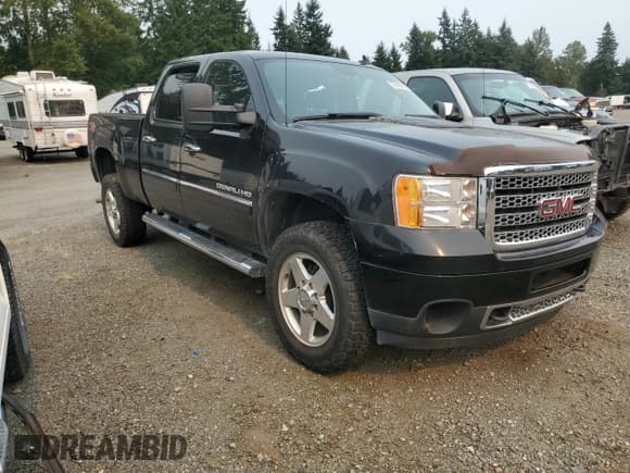 ✅ 2011 GMC Sierra 2500HD Denali • VIN: 1GT125C81BF207073 • Lot: 70858355. Listed on Copart with 94,108 mi. Free auction sales archive from the USA and detailed vehicle history report at DreamBid. Image 4.