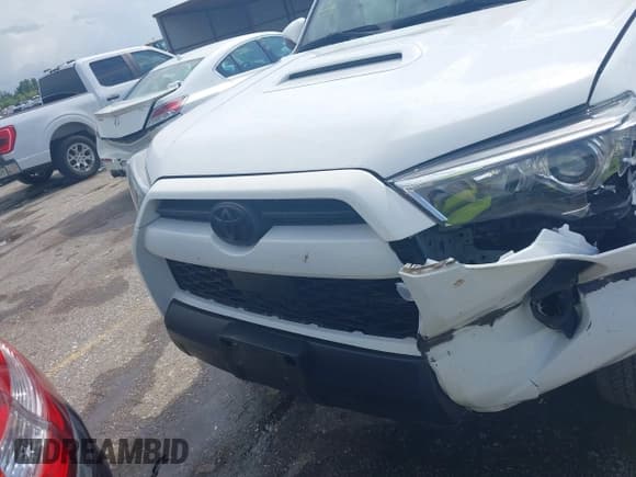 ✅ 2022 Toyota 4Runner TRD Off Road Premium • VIN: JTERU5JR7N5987563 • Lot: 42510467. Listed on IAAI with 39,187 mi. Free auction sales archive from the USA and detailed vehicle history report at DreamBid. Image 12.