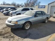 ✅ 1988 Ford Thunderbird • VIN: 1FABP6041JH149312 • Lot: 83767944. Wystawiony na Copart z przebiegiem 109 397 mil. Bezpłatny archiwum sprzedaży aukcyjnych z USA i szczegółowy raport historii pojazdu na DreamBid. Zdjęcie 1.