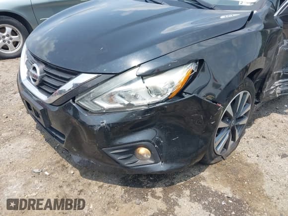 ✅ 2017 Nissan Altima SR • VIN: 1N4AL3AP4HC125429 • Lot: 42425513. Listed on IAAI with 159,192 mi. Free auction sales archive from the USA and detailed vehicle history report at DreamBid. Image 6.