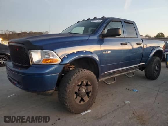 2010 Dodge 1500 ST с VIN 1D7RV1GP5AS163210, выставлен на аукционе Copart как лот 81527414 с пробегом 116 866 миль миль и Чистый • Clean title. История ставок и продаж доступна на DreamBid. Изображение 1.