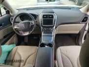 ✅ 2019 Lincoln Nautilus Select • VIN: 2LMPJ8K92KBL66484 • Lot: 37127203. Wystawiony na Copart z przebiegiem 29 958 mil. Bezpłatny archiwum sprzedaży aukcyjnych z USA i szczegółowy raport historii pojazdu na DreamBid. Zdjęcie 8.