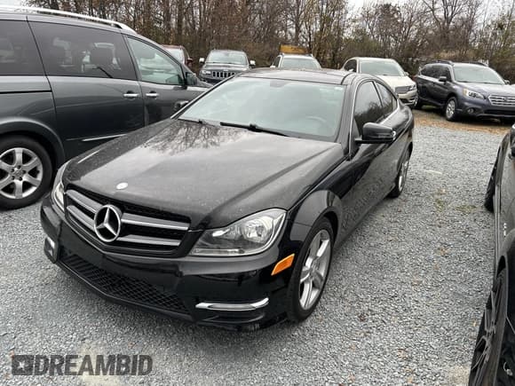 ✅ 2015 Mercedes-Benz C 250 • VIN: WDDGJ4HB5FG402644 • Lot: 43811716. Wystawiony na IAAI z przebiegiem 102 011 mil. Bezpłatny archiwum sprzedaży aukcyjnych z USA i szczegółowy raport historii pojazdu na DreamBid. Zdjęcie 2.