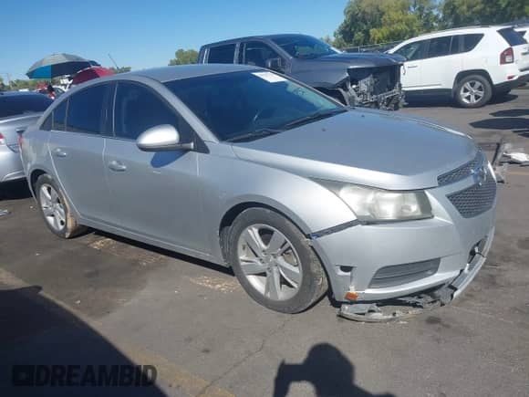 2014 Chevrolet Cruze Diesel with VIN 1G1P75SZ0E7438110, listed as a IAAI auction lot 43335139 with 117,540 mi miles and . Bid and sale history available at DreamBid. Image 1.