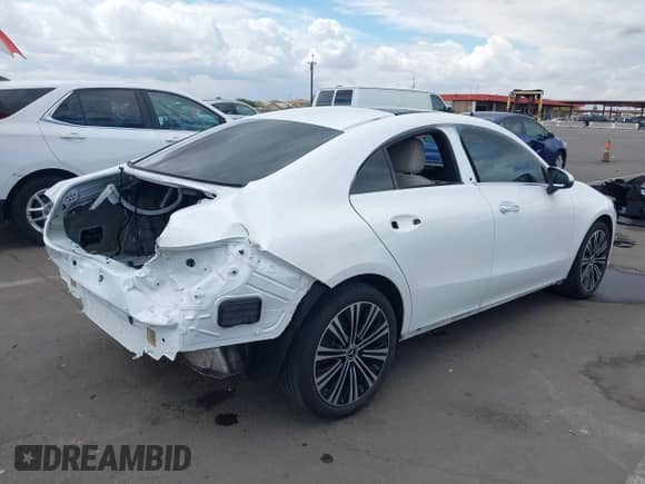 2022 Mercedes-Benz CLA 250 с VIN W1K5J4GB4NN321833, выставлен на аукционе IAAI как лот 42207383 с пробегом 29 258 миль миль и . История ставок и продаж доступна на DreamBid. Изображение 4.