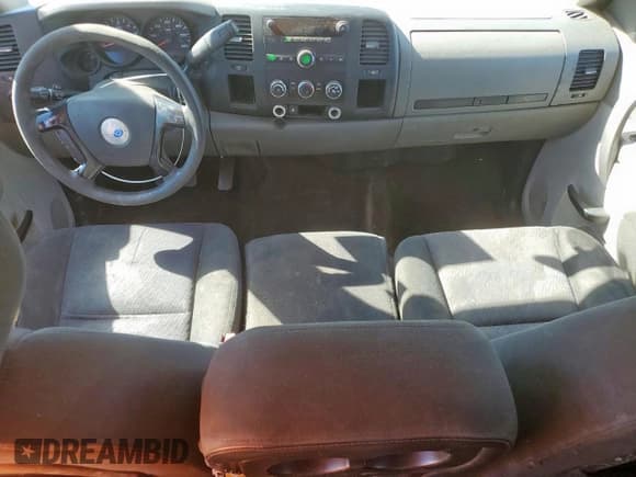 ✅ 2011 Chevrolet Silverado 1500 Work Truck • VIN: 1GCRCPEX1BZ276117 • Lot: 92023915. Wystawiony na Copart z przebiegiem Nie podano. Bezpłatny archiwum sprzedaży aukcyjnych z USA i szczegółowy raport historii pojazdu na DreamBid. Zdjęcie 8.