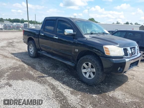 ✅ 2004 Nissan Titan LE • VIN: 1N6AA07B04N561832 • Lot: 42996175. Wystawiony na IAAI z przebiegiem 217 536 mil. Bezpłatny archiwum sprzedaży aukcyjnych z USA i szczegółowy raport historii pojazdu na DreamBid. Zdjęcie 1.