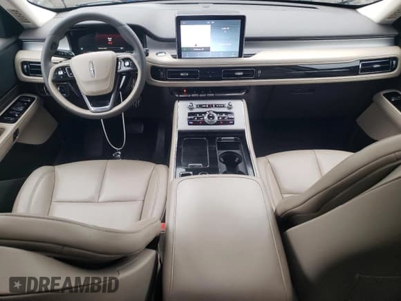 ✅ 2022 Lincoln Aviator Standard • VIN: 5LM5J6XC4NGL19480 • Lot: 56587075. Wystawiony na Copart z przebiegiem 36 922 mil. Bezpłatny archiwum sprzedaży aukcyjnych z USA i szczegółowy raport historii pojazdu na DreamBid. Zdjęcie 8.