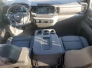 ✅ 2025 Chevrolet Silverado 1500 • VIN: 3GCUKDE86SG208013 • Лот: 81383525. Опубликован ранее на Copart с пробегом 7 423 миль. Бесплатный доступ к архиву аукционных продаж из США и подробный отчёт об истории автомобиля на DreamBid. Изображение 8.