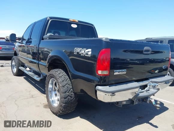✅ 2006 Ford F-250 XL • VIN: 1FTSW21P56EA09089 • Lot: 42691393. Wystawiony na IAAI z przebiegiem Nie podano. Bezpłatny archiwum sprzedaży aukcyjnych z USA i szczegółowy raport historii pojazdu na DreamBid. Zdjęcie 3.