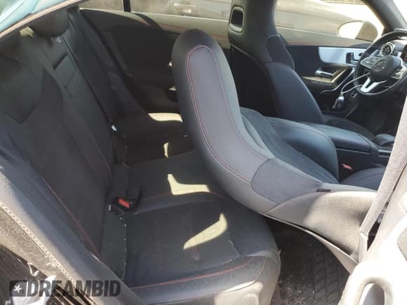 ✅ 2022 Mercedes-Benz CLA 250 • VIN: W1K5J4HBXNN248918 • Lot: 61051935. Wystawiony na Copart z przebiegiem 54 504 mil. Bezpłatny archiwum sprzedaży aukcyjnych z USA i szczegółowy raport historii pojazdu na DreamBid. Zdjęcie 10.