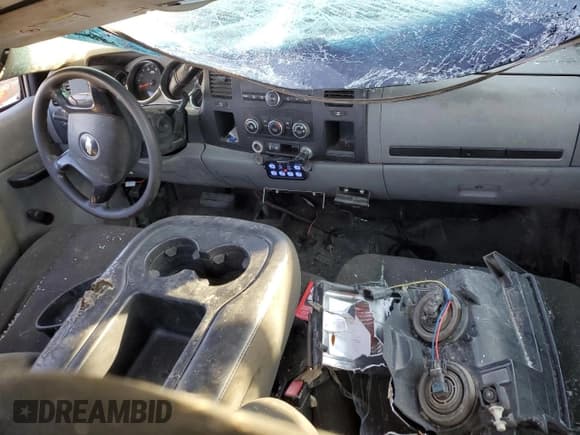 ✅ 2012 Chevrolet Silverado 2500HD Work Truck • VIN: 1GC0KVC85CZ146368 • Lot: 47128335. Wystawiony na Copart z przebiegiem 146 325 mil. Bezpłatny archiwum sprzedaży aukcyjnych z USA i szczegółowy raport historii pojazdu na DreamBid. Zdjęcie 8.