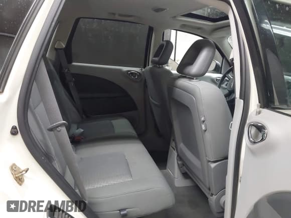 ✅ 2007 Chrysler PT Cruiser Limited • VIN: 3A8FY68B57T608436 • Lot: 42138553. Wystawiony na IAAI z przebiegiem 97 419 mil. Bezpłatny archiwum sprzedaży aukcyjnych z USA i szczegółowy raport historii pojazdu na DreamBid. Zdjęcie 8.