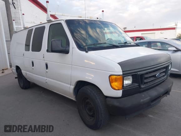 ✅ 2003 Ford Econoline Cargo • VIN: 1FTRE14283HA91275 • Lot: 42545215. Listed on IAAI with 261,916 mi. Free auction sales archive from the USA and detailed vehicle history report at DreamBid. Image 1.