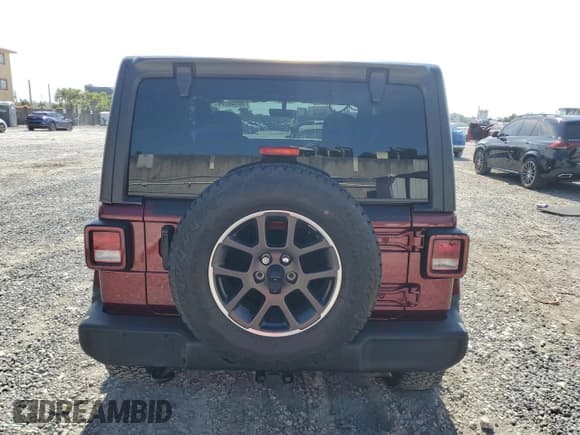 ✅ 2021 Jeep Wrangler Sport • VIN: 1C4GJXAN7MW631703 • Lot: 56120755. Wystawiony na Copart z przebiegiem 43 480 mil. Bezpłatny archiwum sprzedaży aukcyjnych z USA i szczegółowy raport historii pojazdu na DreamBid. Zdjęcie 6.