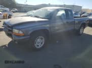 ✅ 2002 Dodge Dakota • VIN: 1B7GL12X02S577219 • Lot: 77067374. Wystawiony na Copart z przebiegiem 181 351 mil. Bezpłatny archiwum sprzedaży aukcyjnych z USA i szczegółowy raport historii pojazdu na DreamBid. Zdjęcie 1.