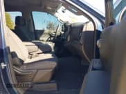 ✅ 2019 Chevrolet Silverado 1500 Custom Trail Boss • VIN: 1GCRYCEF9KZ301587 • Lot: 43449291. Wystawiony na IAAI z przebiegiem 56 383 mil. Bezpłatny archiwum sprzedaży aukcyjnych z USA i szczegółowy raport historii pojazdu na DreamBid. Zdjęcie 5.