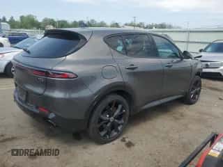 2024 Dodge Hornet R/T с VIN ZACPDFCW9R3A14547, выставлен на аукционе Copart как лот 55454915 с пробегом 34 250 миль миль и Списание • Salvage title. История ставок и продаж доступна на DreamBid. Изображение 3.