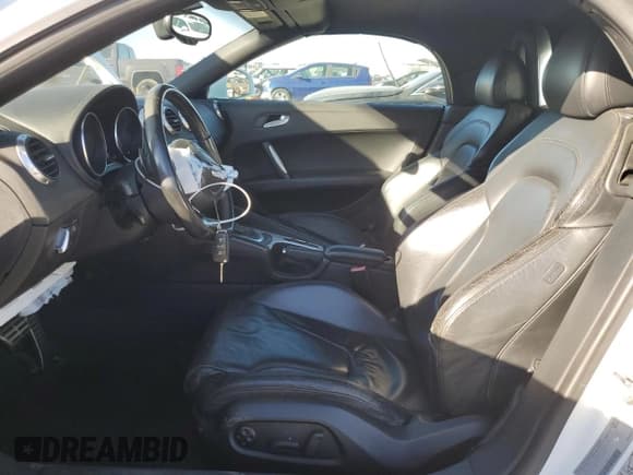 ✅ 2008 Audi TT 2.0T • VIN: TRUMF38J481029768 • Lot: 77896064. Wystawiony na Copart z przebiegiem 200 964 mil. Bezpłatny archiwum sprzedaży aukcyjnych z USA i szczegółowy raport historii pojazdu na DreamBid. Zdjęcie 7.