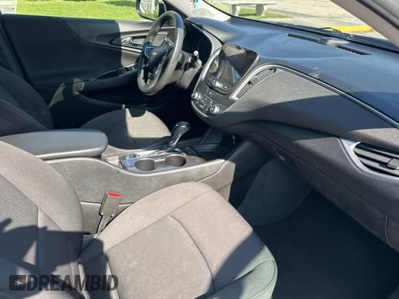 2019 Chevrolet Malibu LS z VIN 1G1ZB5ST1KF191460, wystawiony jako Copart lot #53805735 z przebiegiem 72 885 mil mil oraz Szkoda całkowita • Salvage title. Historia ofert i sprzedaży dostępna na DreamBid. Obrazek 5.