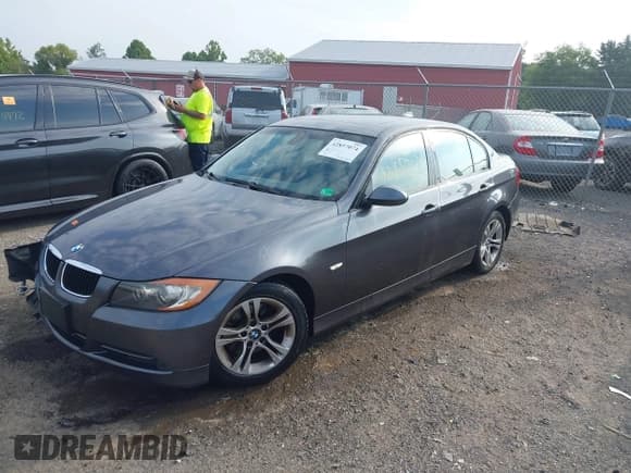 ✅ 2008 BMW 3 Series 328i • VIN: WBAVA33518K055176 • Лот: 42857074. Опубликован ранее на IAAI с пробегом 112 960 миль. Бесплатный доступ к архиву аукционных продаж из США и подробный отчёт об истории автомобиля на DreamBid. Изображение 18.