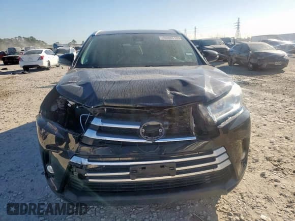 ✅ 2018 Toyota Highlander SE • VIN: 5TDJZRFH0JS882572 • Lot: 93085105. Wystawiony na Copart z przebiegiem 45 078 mil. Bezpłatny archiwum sprzedaży aukcyjnych z USA i szczegółowy raport historii pojazdu na DreamBid. Zdjęcie 5.
