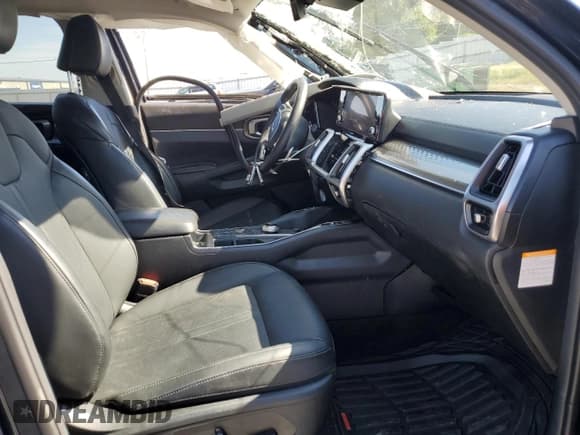 ✅ 2023 Kia Sorento EX • VIN: KNDRHDLG8P5176677 • Lot: 82618505. Wystawiony na Copart z przebiegiem Nie podano. Bezpłatny archiwum sprzedaży aukcyjnych z USA i szczegółowy raport historii pojazdu na DreamBid. Zdjęcie 7.