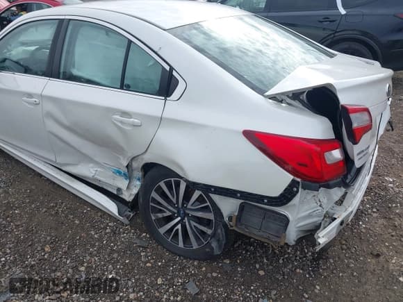 ✅ 2018 Subaru Legacy • VIN: 4S3BNAB69J3020880 • Лот: 43598691. Опубликован ранее на IAAI с пробегом 131 744 миль. Бесплатный доступ к архиву аукционных продаж из США и подробный отчёт об истории автомобиля на DreamBid. Изображение 6.