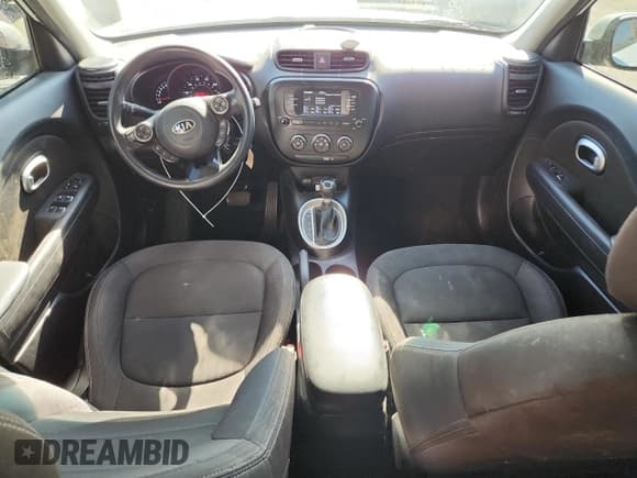 ✅ 2017 Kia Soul • VIN: KNDJN2A27H7426840 • Lot: 92512685. Wystawiony na Copart z przebiegiem 120 011 mil. Bezpłatny archiwum sprzedaży aukcyjnych z USA i szczegółowy raport historii pojazdu na DreamBid. Zdjęcie 8.